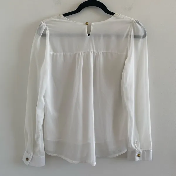 Elegant White Lace Women's Long Sleeve Top Size Large - Image 4