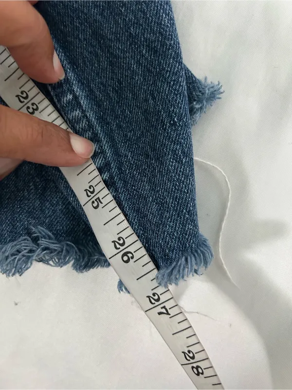 Grlfrnd | Tatum raw hem cropped jeans in always now wash - Image 13