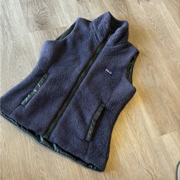 Women’s Patagonia Reversible Los Lobos Vest - Image 3
