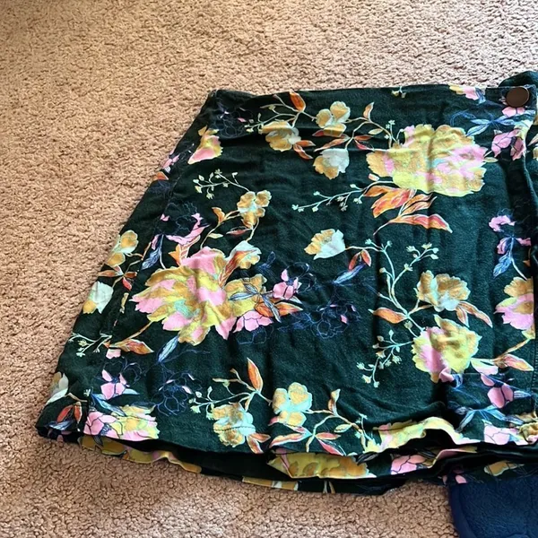Urban outfitters small floral skirt‎ - Image 4