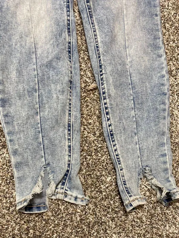 Maurice’s acid wash distressed jeans M jeans by Maurice’s - Image 5