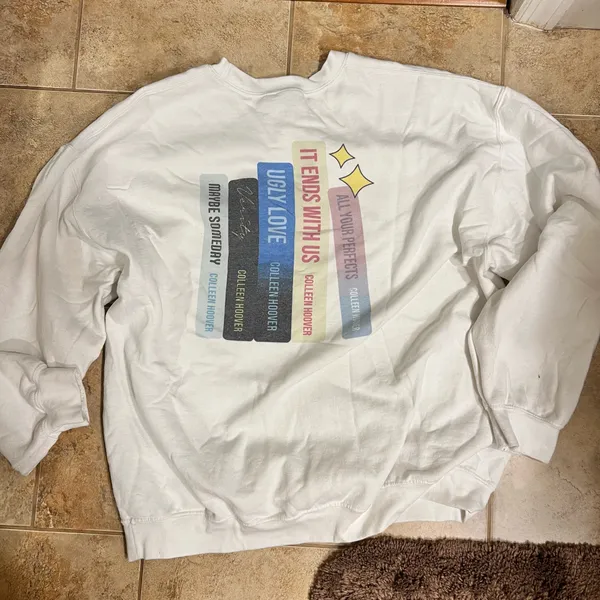 Women’s Colleen Hoover book sweatshirt. Size xl - Image 2