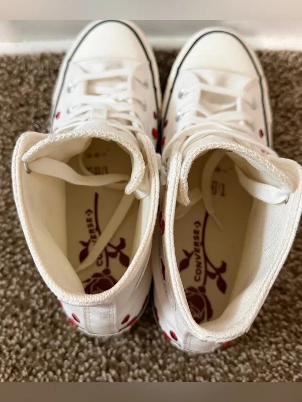 Converse Chuck Taylor All Star High Valentine's Day Hearts Roses White Size 8 - Image 3