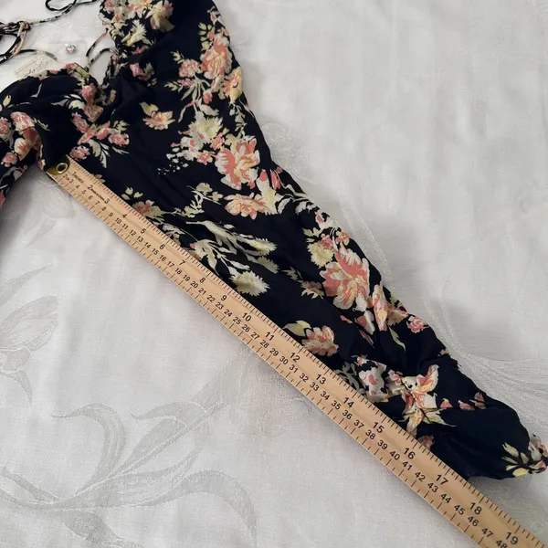 Free People Size-L/G Top Hilary‎ Printed Floral Cropped Black - Image 10