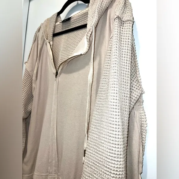 Vici Cream Quarter Zip Top - Image 3