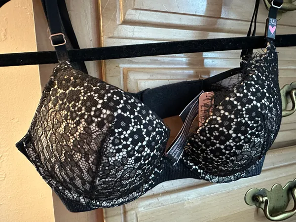 Victoria's Secret Push-up Bra - Image 2