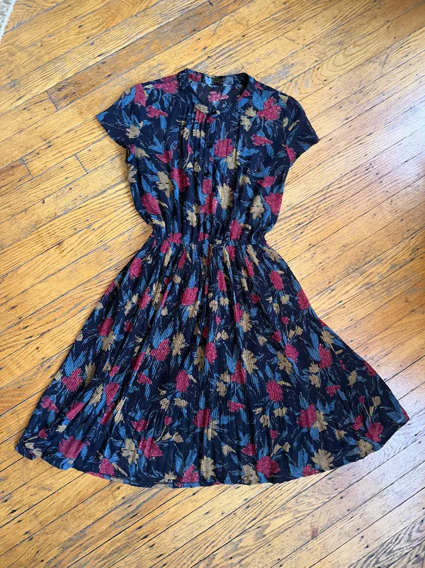 Vintage Ark Reworked midi dress black w/floral pattern and black lining Sz 6 - Image 2