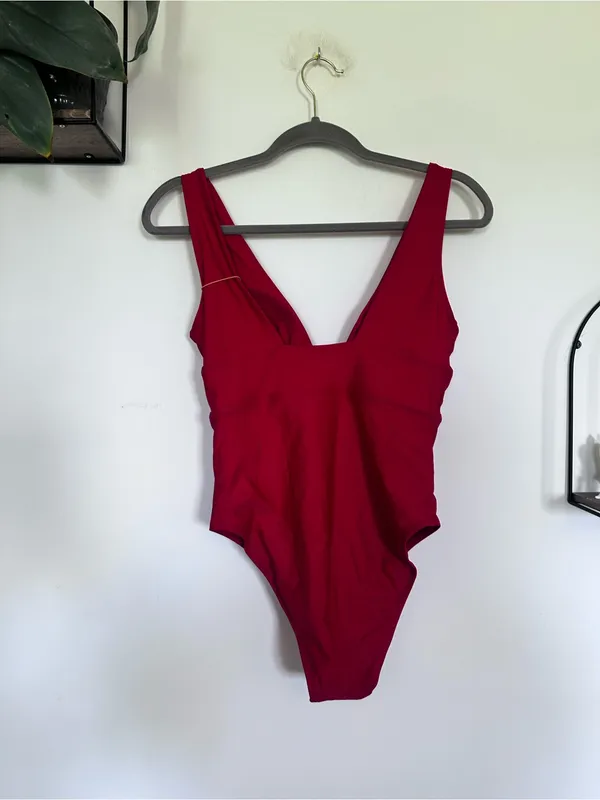 NWT Quince Red Italian Plunge One-Piece Swimsuit Size Small‎ - Image 4