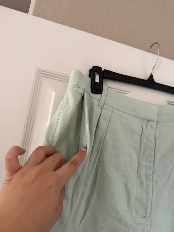 Abercrombie & Fitch High Waisted Light Green Linen Blend Shorts - Image 4