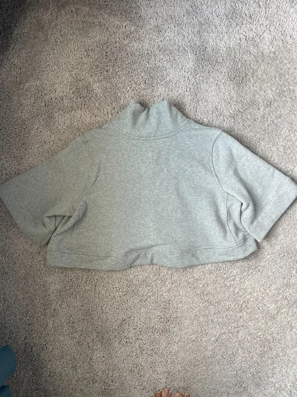 Lululemon Know Your Angles Poncho Cropped Pullover Grey Medium - Image 4