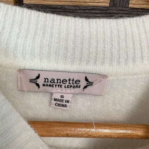 Nanette Lepore Cream‎ Flower Embellished Pre-Washed Yarn Sweater Size Small - Image 7