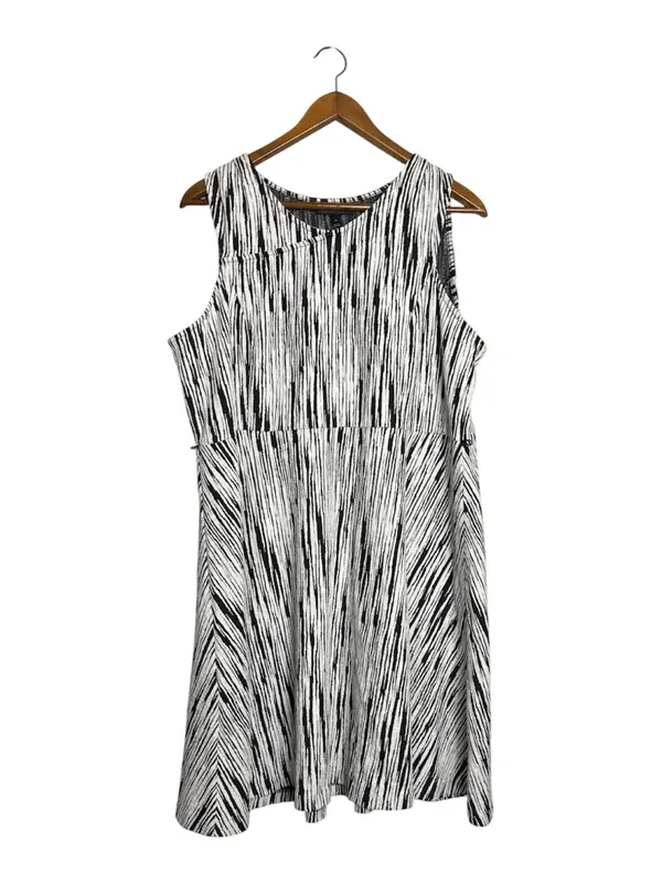 Lane Bryant Black White Textured Knit Sleeveless Fit & Flare Skater Dress - Image 3