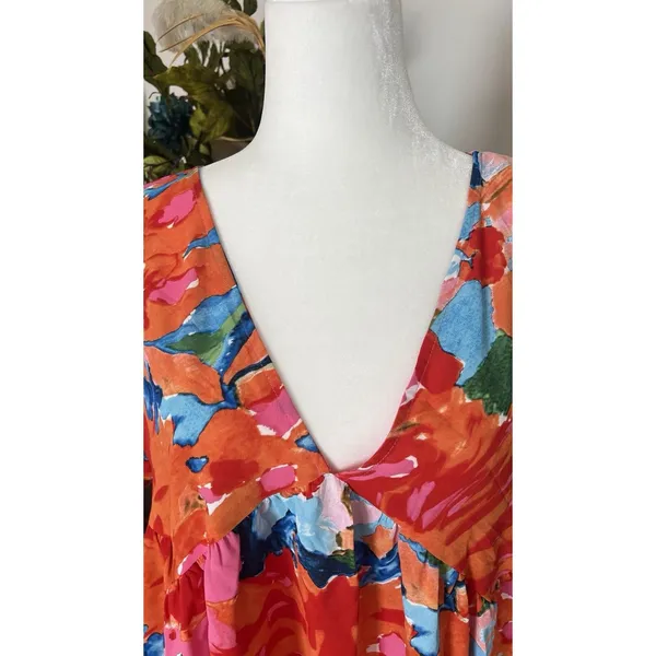 Entro NWT Watercolor Floral V-Neck Blouse Large Flutter Sleeve Tie Back Top New - Image 3