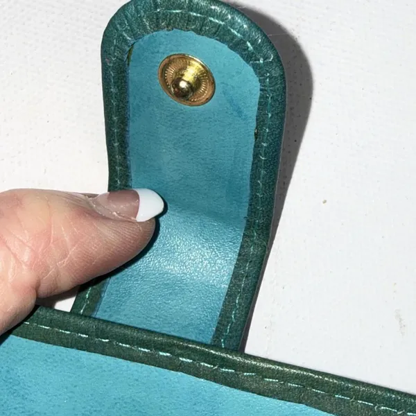 Buxton‎ Top Grain Cowhide Leather Minimalist Designer Turquoise Folding Wallet - Image 8