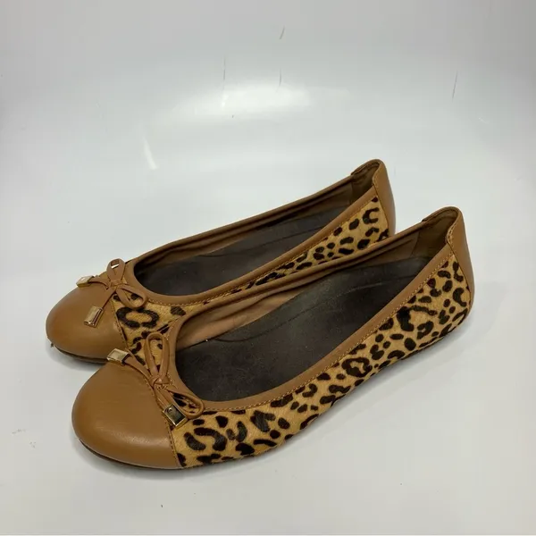 Vionic‎ Minna animal print ballet flats comfort Shoes size 7 wide - Image 2