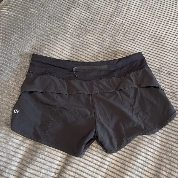Lululemon Shorts Women’s Size 6 Black Speed Up Low Rise Lined 2.5” - Image 3