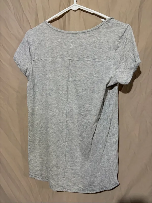 Lululemon T-shirt - Image 2