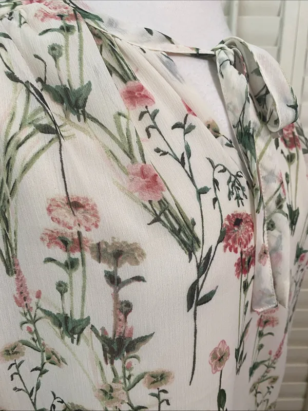 Rose & Olive Floral V-Neck Blouse - Cream and Pink - Image 11