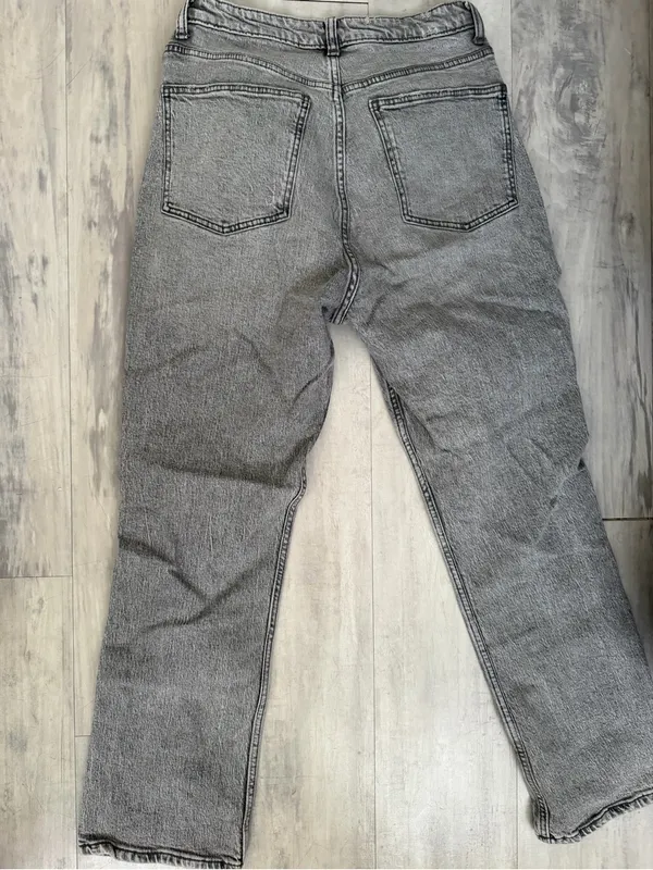Zara Light Gray Straight Leg Women’s Jeans - Image 5