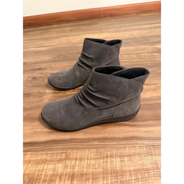 Clarks Cloudsteppers Sillian Tino Grey Ruched Ankle Boots‎ Sz 8 - Image 2