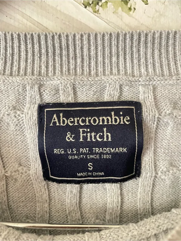 Abercrombie & Fitch Y2K Cropped Cable Knit Crewneck Sweater Small - Image 2