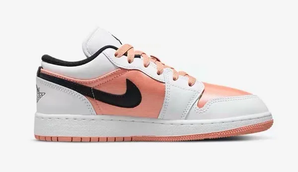 Air Jordan 1 Low - Image 4