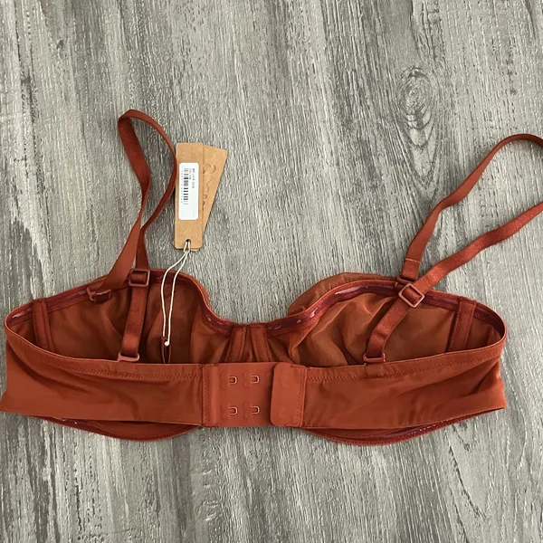 New skims bra 34A - Image 2