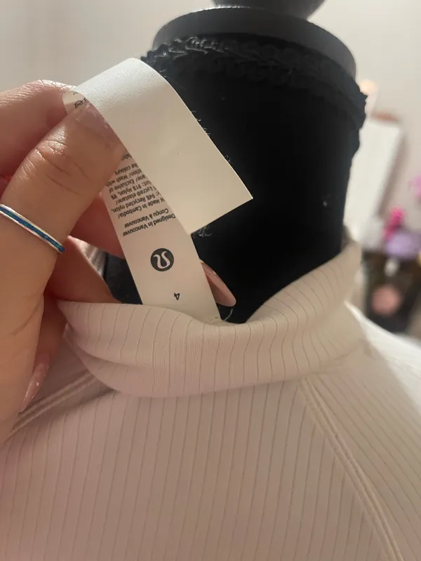 Lululemon top  - Image 5