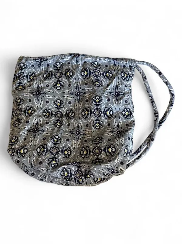 NWOT Vera Bradley Gray Floral Drawstring Shoulder Bag - Image 6