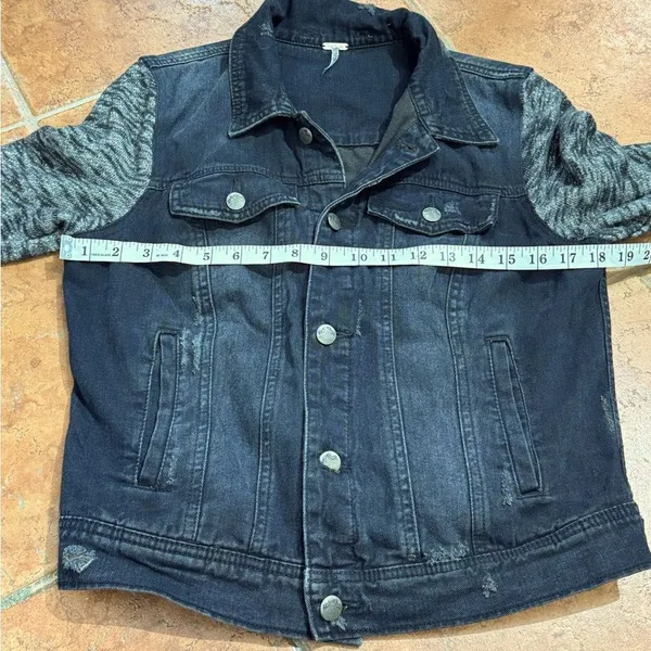 Free People Black Distressed Denim‎ Jacket with Knit Sleeves size M - Image 9