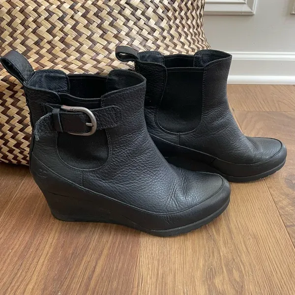 UGG Arleta Black Leather Wedge Boot Booties $180 8.5 - Image 2