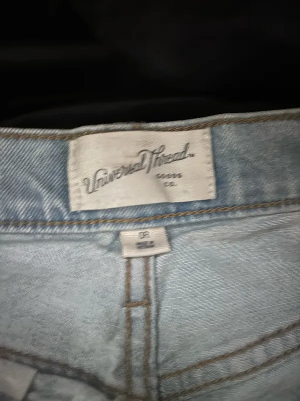 Universal Threads jeans - Image 4
