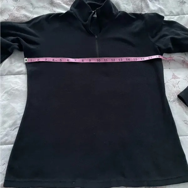 Columbia black fleece 1/4 zip closure logo on the back sweatshirt, size M top - Image 15