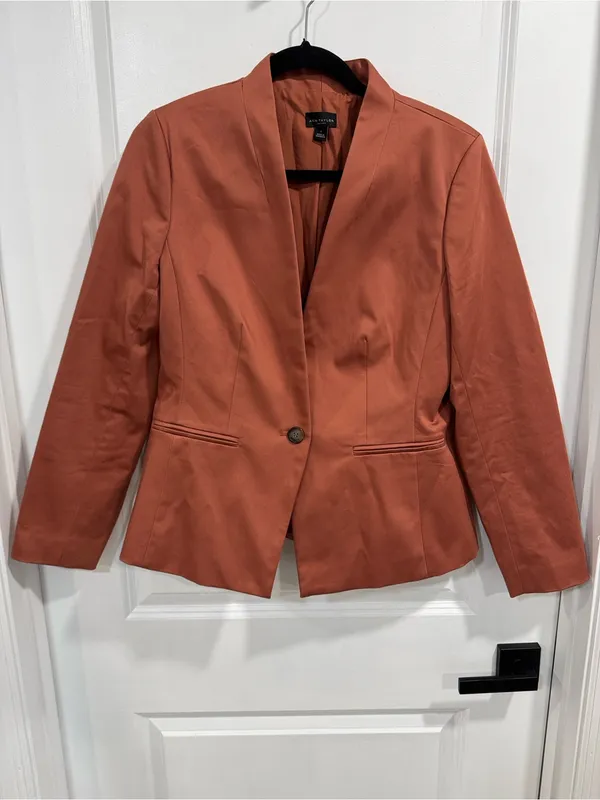 Ann Taylor Factory Terracotta Rust Orange One Button Collarless Blazer Size 6 - Image 2