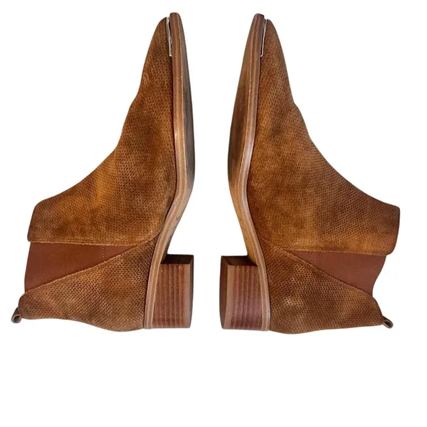 Marc Fisher Yale Chelsea Suede Perforated Metal Detail Boot Brown Point Toe 7.5 - Image 4