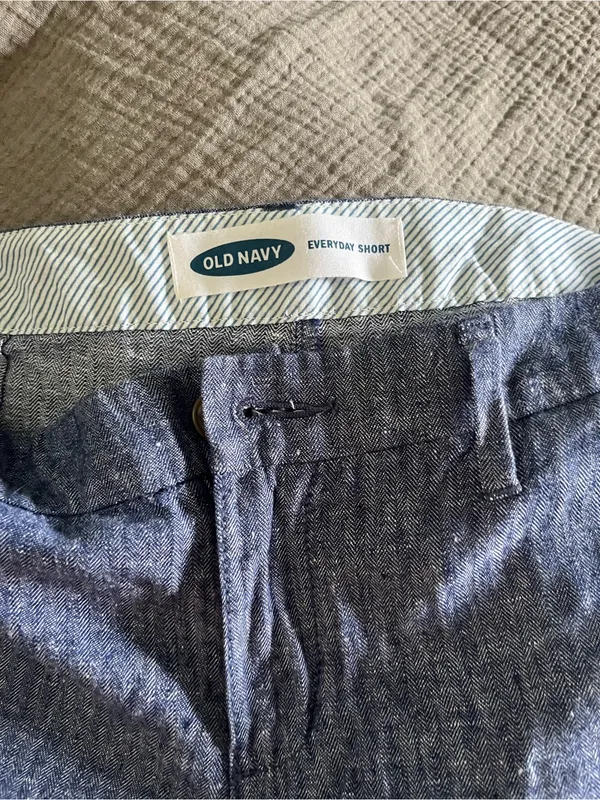 Old Navy Blue Linen-Blend Women’s Bermuda Shorts - Image 2