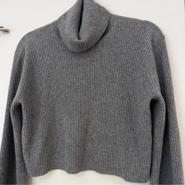 Reformation Luisa Grey Turtleneck Cashmere Sweater - Image 4