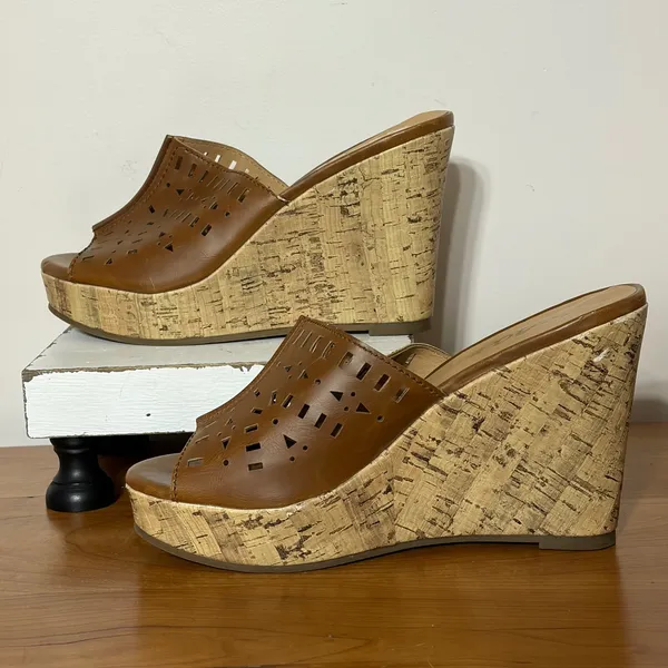 Mudd Womens Khloe Cognac Brown Laser Cut‎ Cork Wedge Platform Sandals Size 8.5 - Image 2