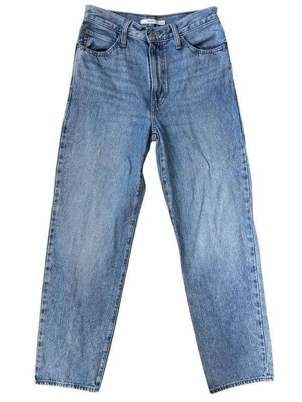 Levi's 94 Baggy Jeans in Light Touch Wash Size 26 Gently Used - Image 3