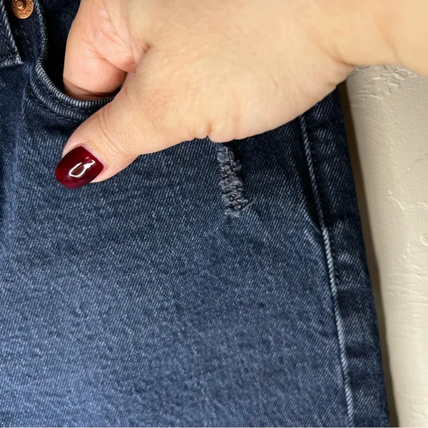 Levis Premiums Wedgie Washed Black‎ Raw Hem Crop Denim Jeans - Image 8