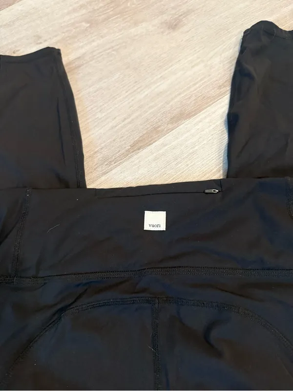 Vuori Stride Pocket Leggings Size Small - Image 2