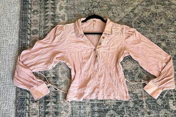 Free people gauze light pink pastel button down blouse M - Image 14