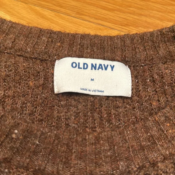 Old navy cozy chocolate long sleeve crew neck sweater size medium. - Image 2