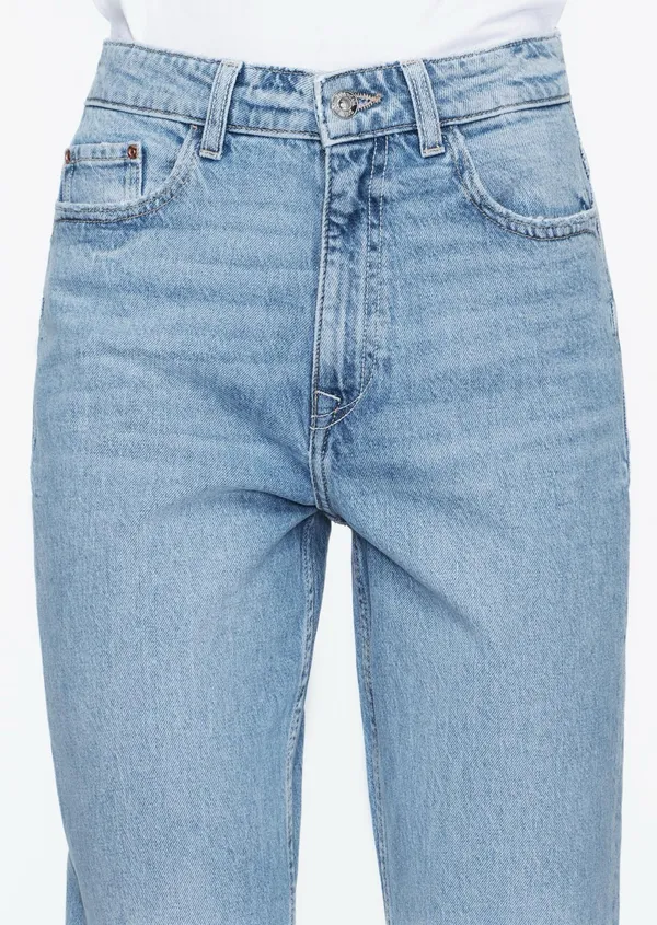 Mom Fit Jeans - Image 6