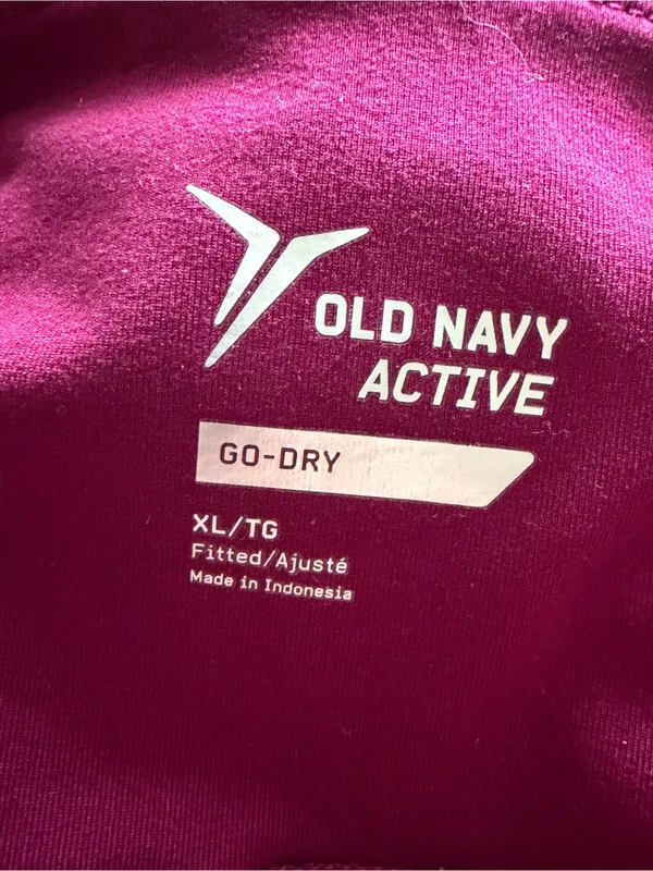 Old Navy Active Go-Dry Fitted Burgundy Capri Leggings Size XL - Image 4