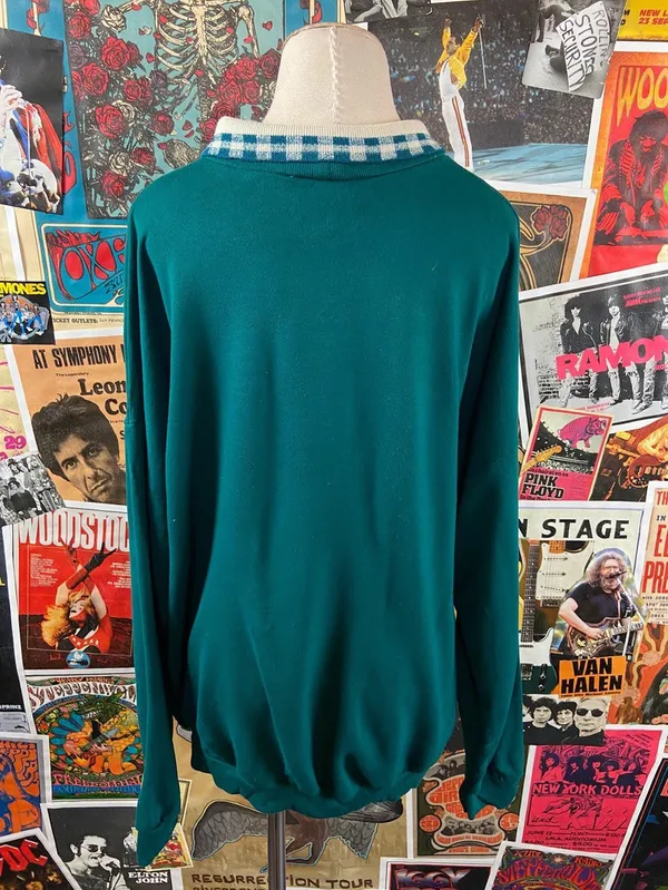 Vintage 1980s-90s Forest Green Teddy Bear + Kitty Cat Cottagecore Graphic Collared Sweatshirt - Image 3