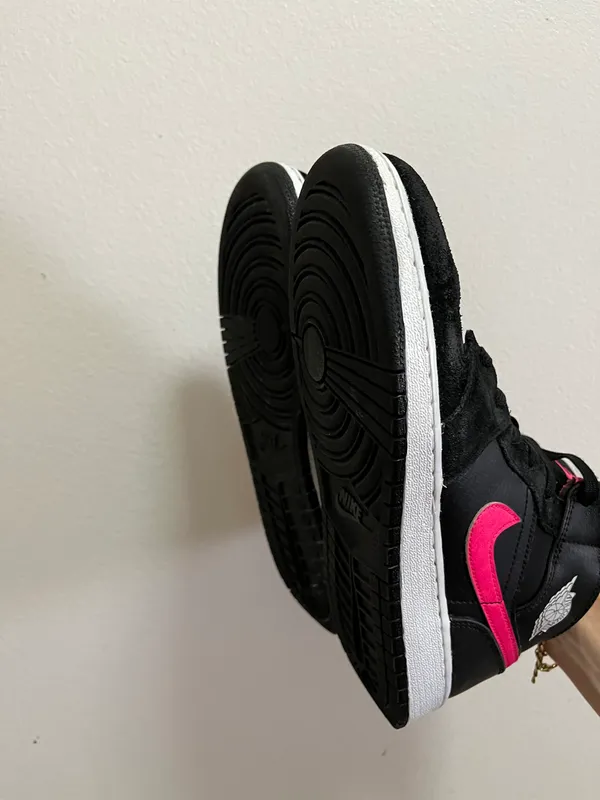Jordan Air 1 Retro Mid GS ‘Hyper Pink’ - Image 5