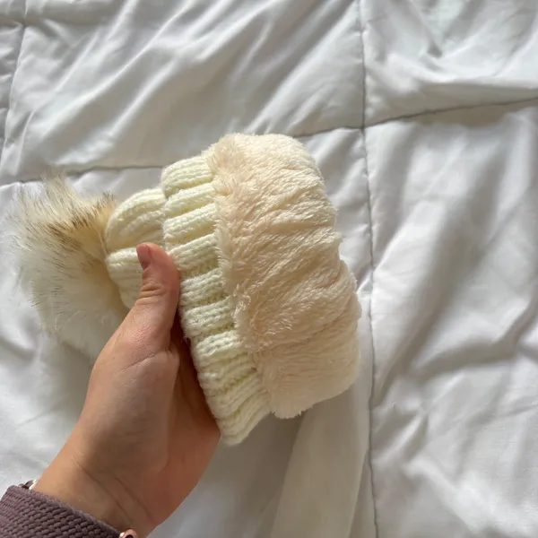 UGG Australia Cream Ribbed Knit Beanie with Faux Fur Pom-Pom White Winter Hat - Image 6