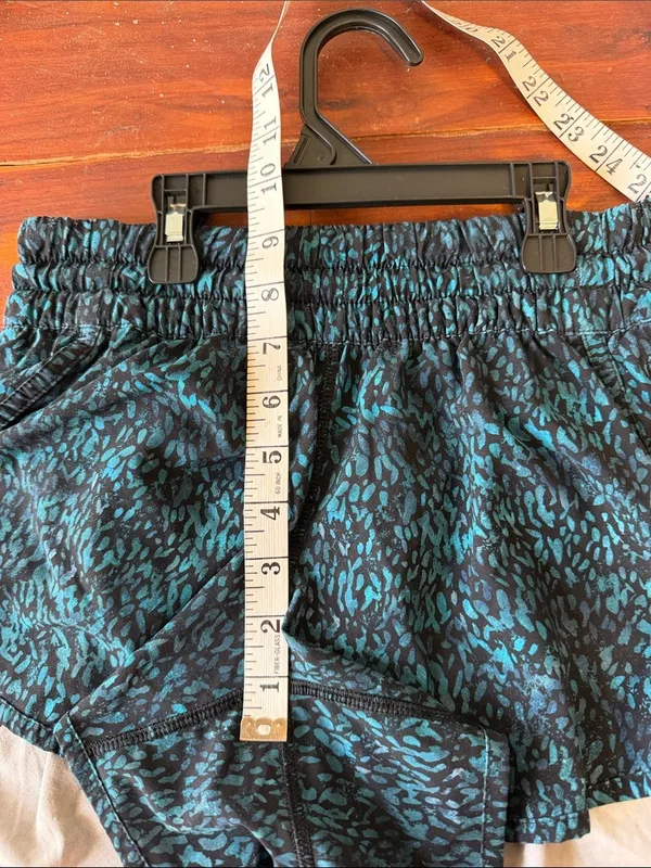 Lululemon shorts Tracker LR Short Animal Print - Image 6