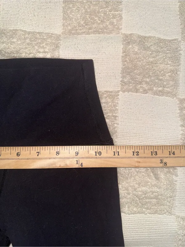 Lululemon‎ Align Crop 23"
Black size 0 - Image 3